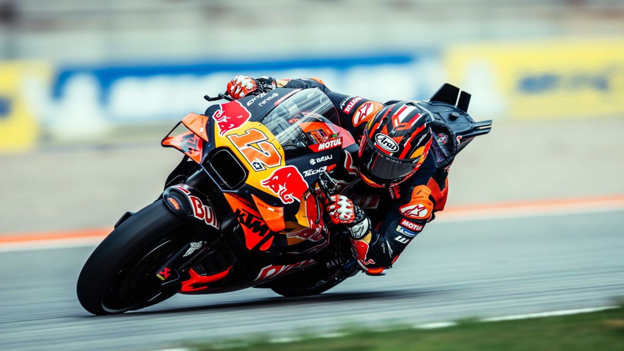 RED BULL KTM TECH3 SHOWS GOOD POTENTIAL ON OPENING DAY OF VALENCIA GRAND PRIX