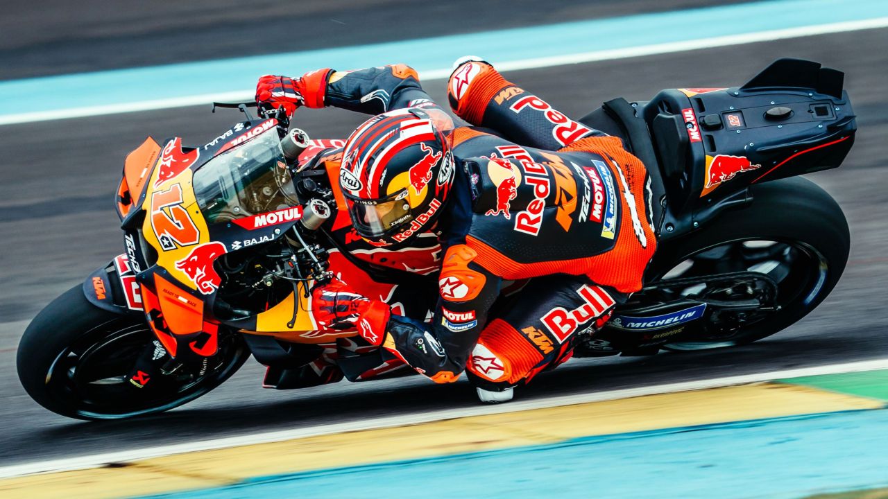 RED BULL KTM TECH3 BATTLES CHALLENGING CONDITIONS IN BRAZIL